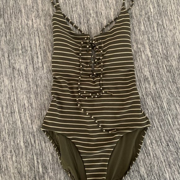 Red Carter Juliette one piece *trade friendly* - Picture 2 of 4